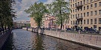 Petrohrad (rusky Санкт-Петербург česky Sankt-Petěrburg, rusky hovorově zkracováno na Питер (Pitěr)) [ Jeden z mnoha vodních kanálů v Petrohradu, pouze nevím který:) Už to vím :)
 Nábřeží kanálu Gribojedova (Emb. Kanala Griboyedova, наб. канала Грибоедова). ]